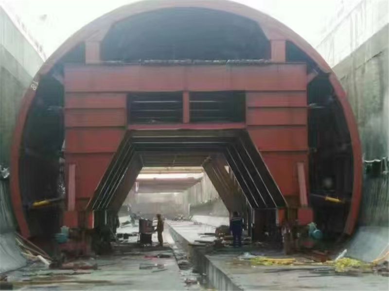 什么是冷彎機？